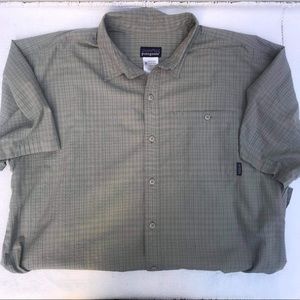 PATAGONIA large mens short sleeve